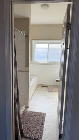 1615 W Lawrence Avenue 2, Chicago, IL 60640