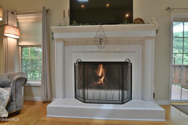 12 Tracey Court, Troy, NY 12180