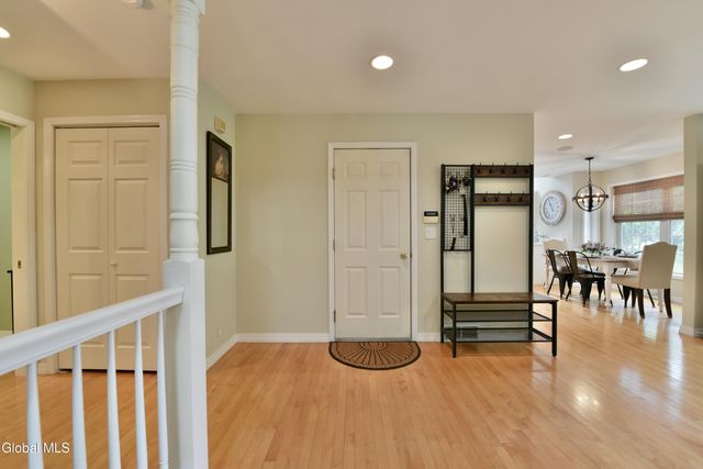 12 Tracey Court, Troy, NY 12180