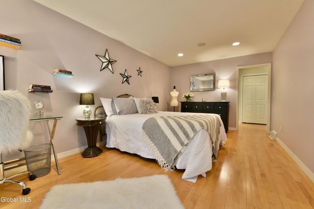 12 Tracey Court, Troy, NY 12180