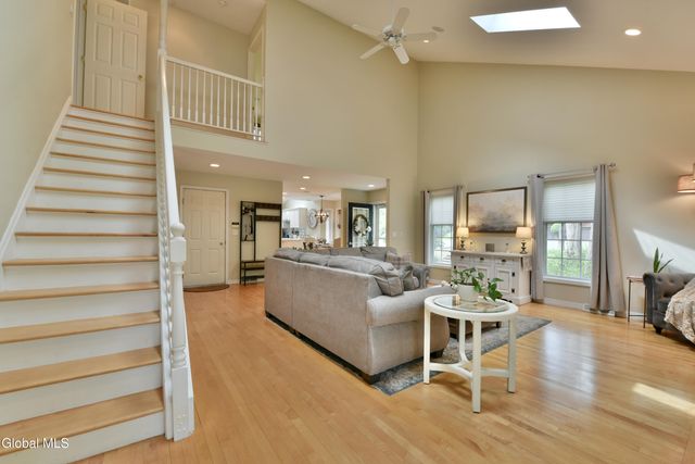12 Tracey Court, Troy, NY 12180