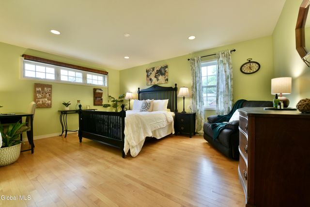 12 Tracey Court, Troy, NY 12180