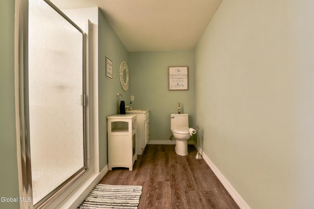 12 Tracey Court, Troy, NY 12180
