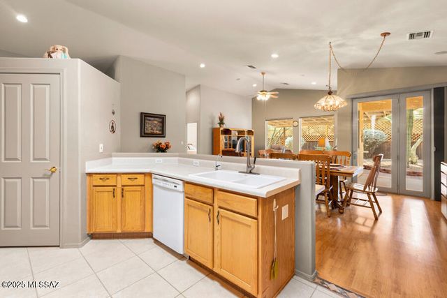 2652 S Falcon View Drive, Tucson, AZ 85713