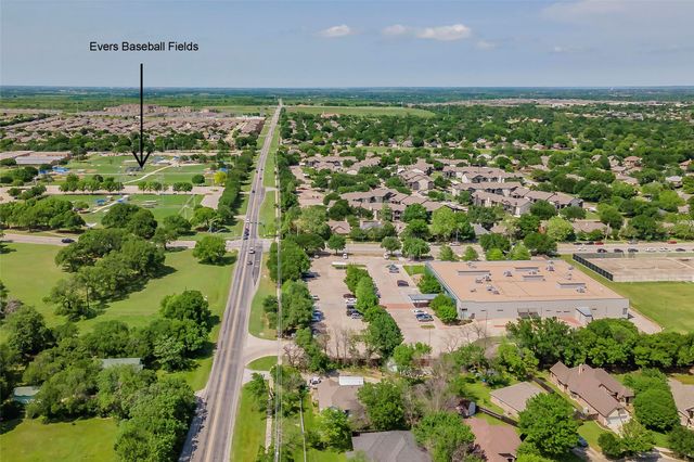 3000 N Locust, Denton, TX 76209