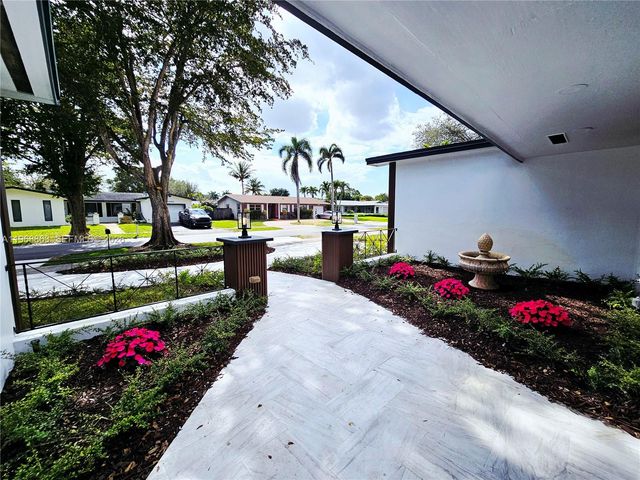 11101 NW 19th St, Pembroke Pines, FL 33026