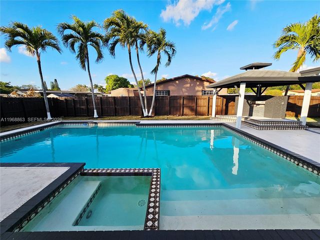 11101 NW 19th St, Pembroke Pines, FL 33026