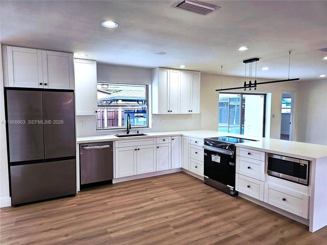 11101 NW 19th St, Pembroke Pines, FL 33026