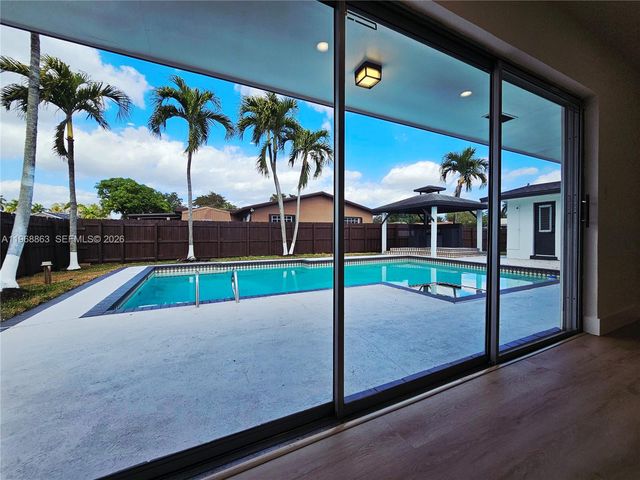 11101 NW 19th St, Pembroke Pines, FL 33026