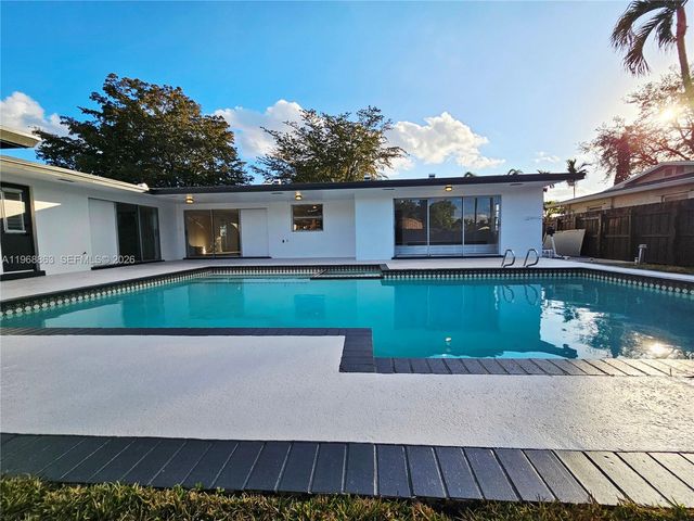 11101 NW 19th St, Pembroke Pines, FL 33026