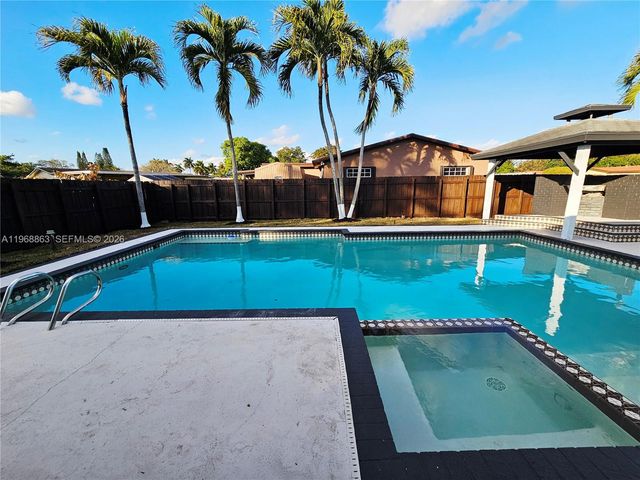 11101 NW 19th St, Pembroke Pines, FL 33026