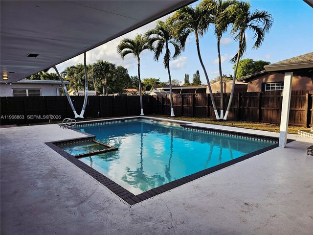 11101 NW 19th St, Pembroke Pines, FL 33026