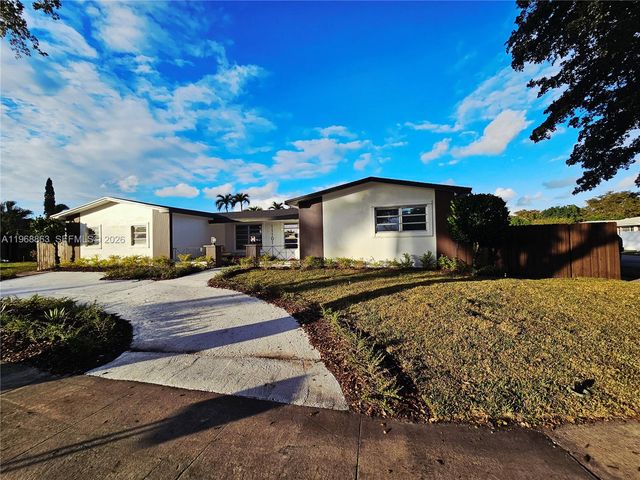 11101 NW 19th St, Pembroke Pines, FL 33026