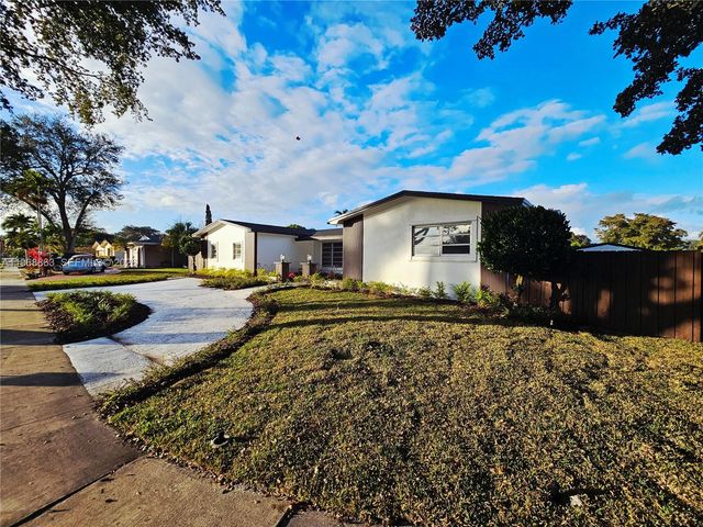 11101 NW 19th St, Pembroke Pines, FL 33026