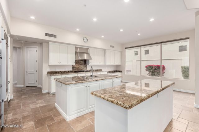 8317 E Feathersong Lane, Scottsdale, AZ 85255