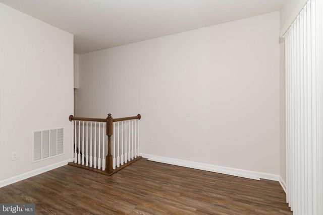 6 SPARROW CIR, Sewell, NJ 08080