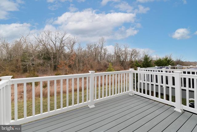 6 SPARROW CIR, Sewell, NJ 08080