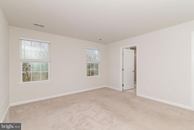 6 SPARROW CIR, Sewell, NJ 08080