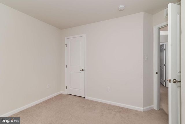 6 SPARROW CIR, Sewell, NJ 08080