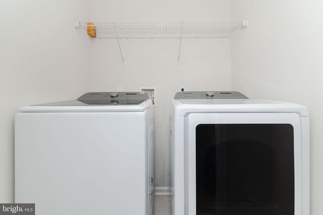 6 SPARROW CIR, Sewell, NJ 08080