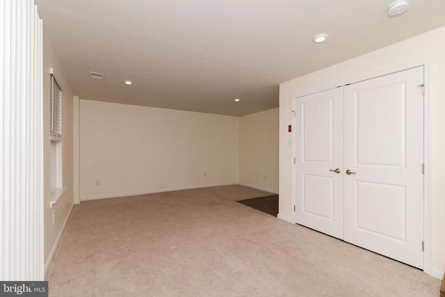 6 SPARROW CIR, Sewell, NJ 08080