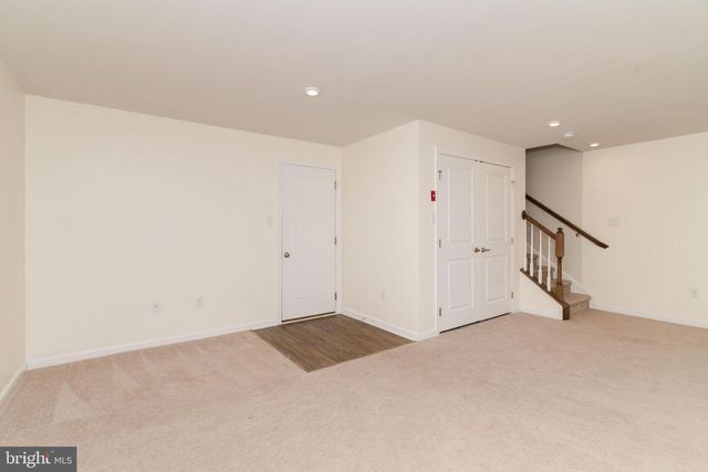 6 SPARROW CIR, Sewell, NJ 08080