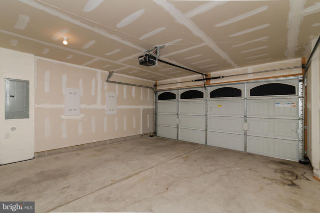 6 SPARROW CIR, Sewell, NJ 08080