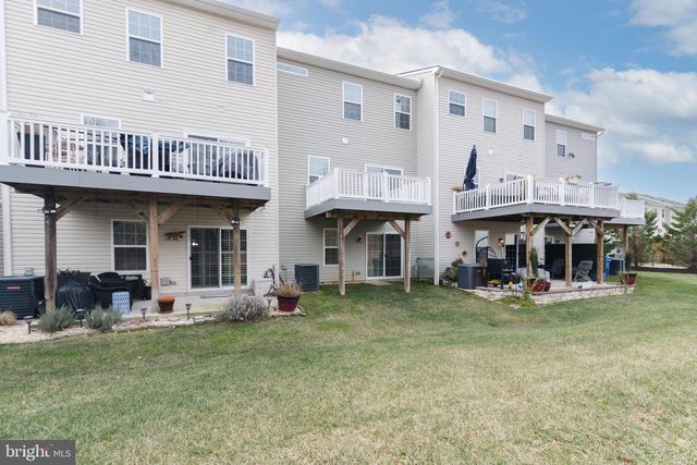 6 SPARROW CIR, Sewell, NJ 08080