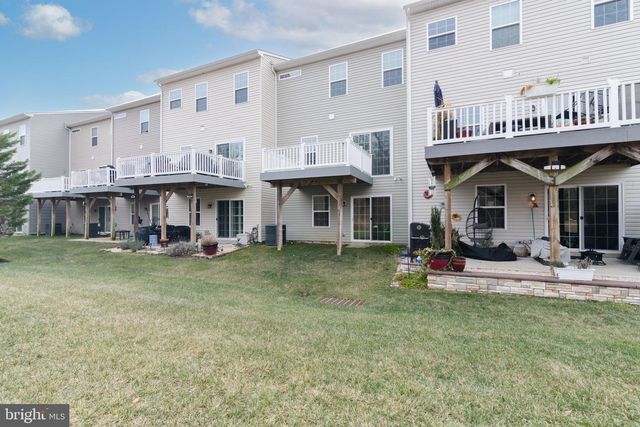 6 SPARROW CIR, Sewell, NJ 08080