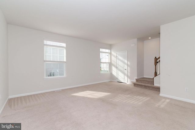 6 SPARROW CIR, Sewell, NJ 08080