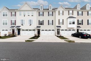 6 SPARROW CIR, Sewell, NJ 08080