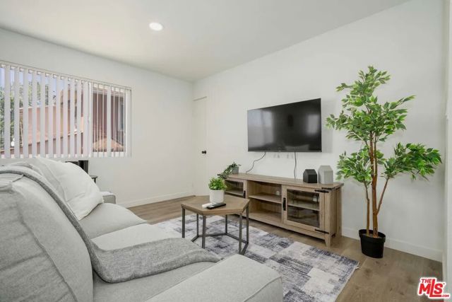 2417 S Budlong Avenue 4, Los Angeles, CA 90007