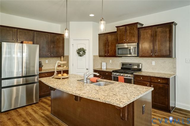 3736 Wivenhall Dr, Midlothian, VA 23112