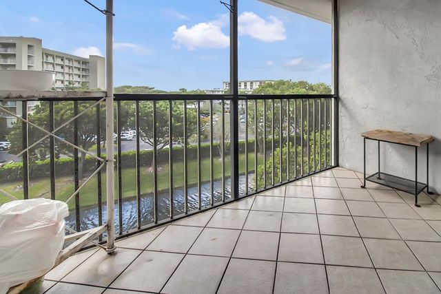 2230 N Cypress Bend Dr 504, Pompano Beach, FL 33069