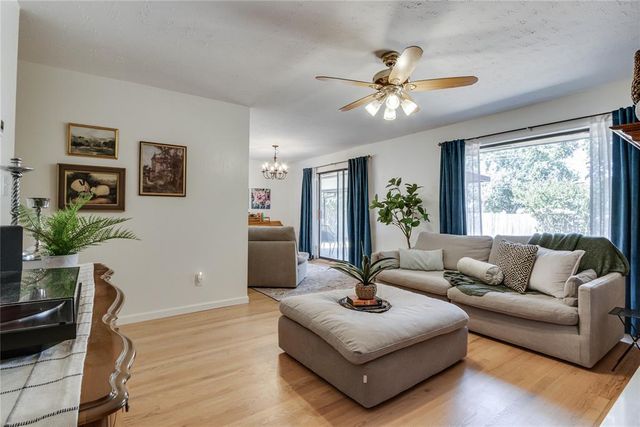 713 E Carroll Lane, Midwest City, OK 73110