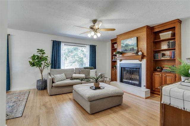 713 E Carroll Lane, Midwest City, OK 73110