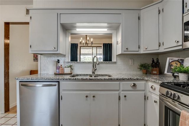 713 E Carroll Lane, Midwest City, OK 73110