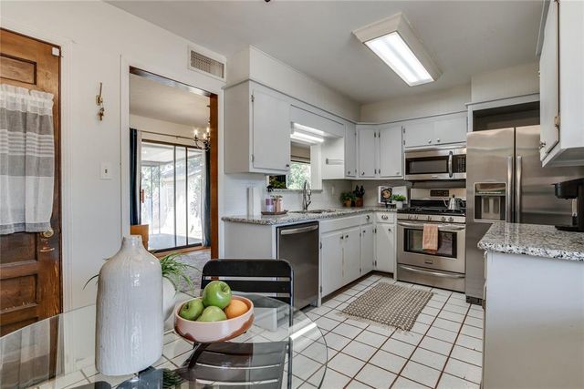 713 E Carroll Lane, Midwest City, OK 73110