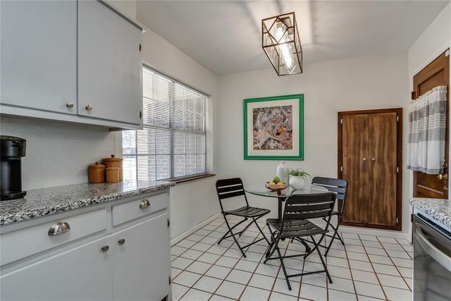 713 E Carroll Lane, Midwest City, OK 73110