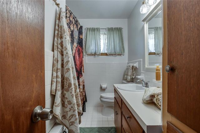 713 E Carroll Lane, Midwest City, OK 73110