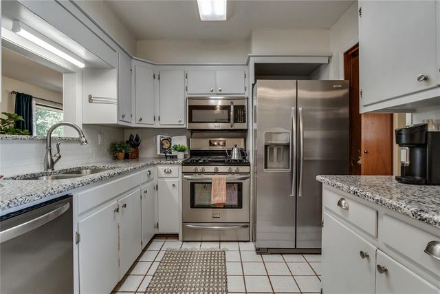 713 E Carroll Lane, Midwest City, OK 73110