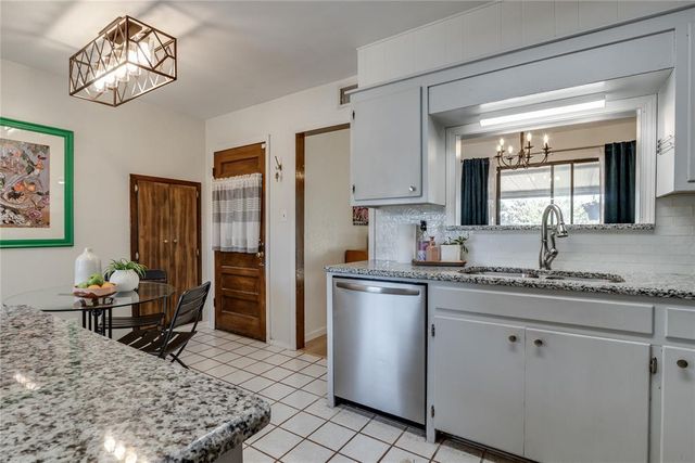 713 E Carroll Lane, Midwest City, OK 73110