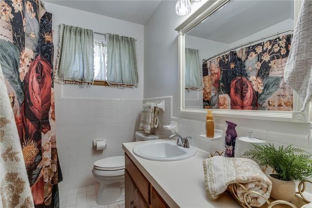 713 E Carroll Lane, Midwest City, OK 73110