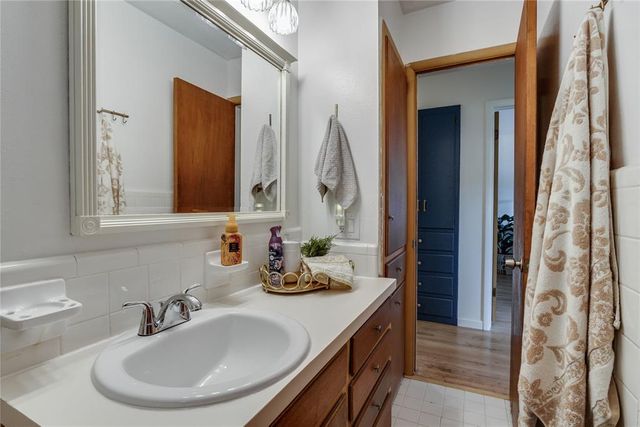 713 E Carroll Lane, Midwest City, OK 73110
