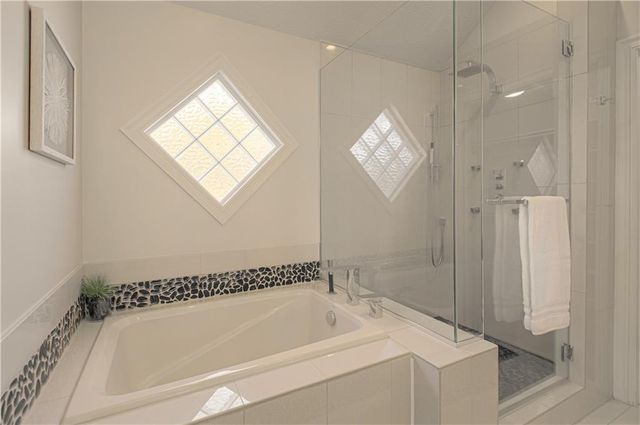 14317 Manor Court, Overland Park, KS 66224