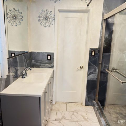 201 Belle Avenue, Bakersfield, CA 93308