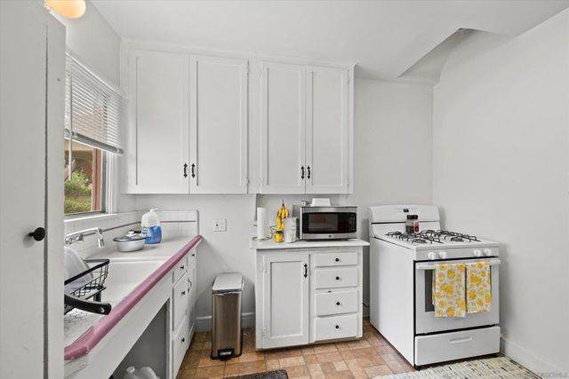 3562 Orange Ave, Long Beach, CA 90807