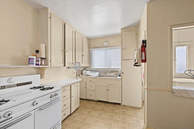 3562 Orange Ave, Long Beach, CA 90807