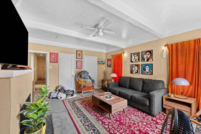 3562 Orange Ave, Long Beach, CA 90807