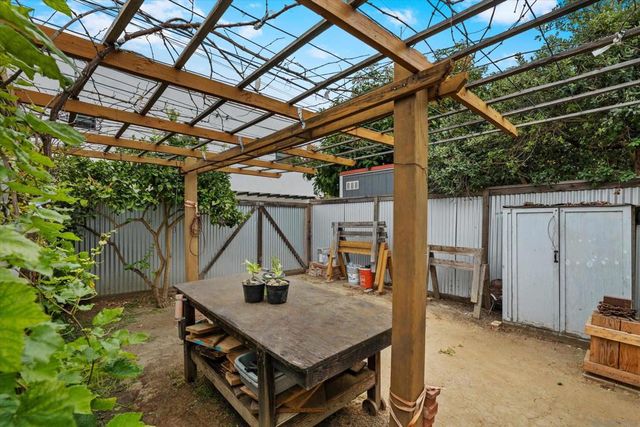 3562 Orange Ave, Long Beach, CA 90807